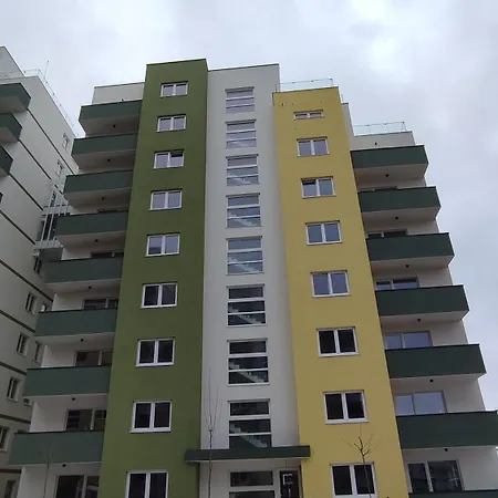 Mexia - Coresi Area Apartman *